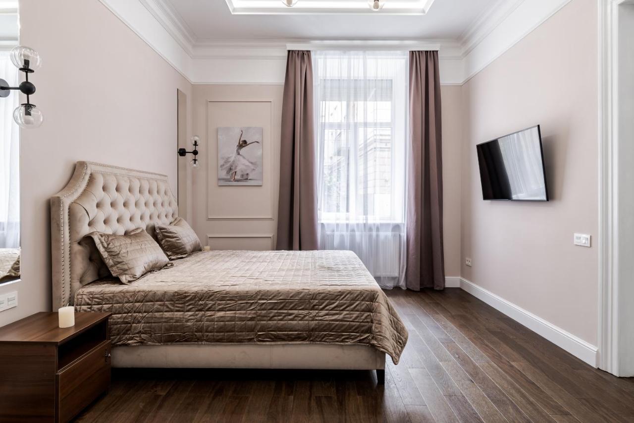 Neoclassic Apartment Lviv Exterior foto